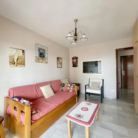 Ciguena Pool And Wifi Apartment